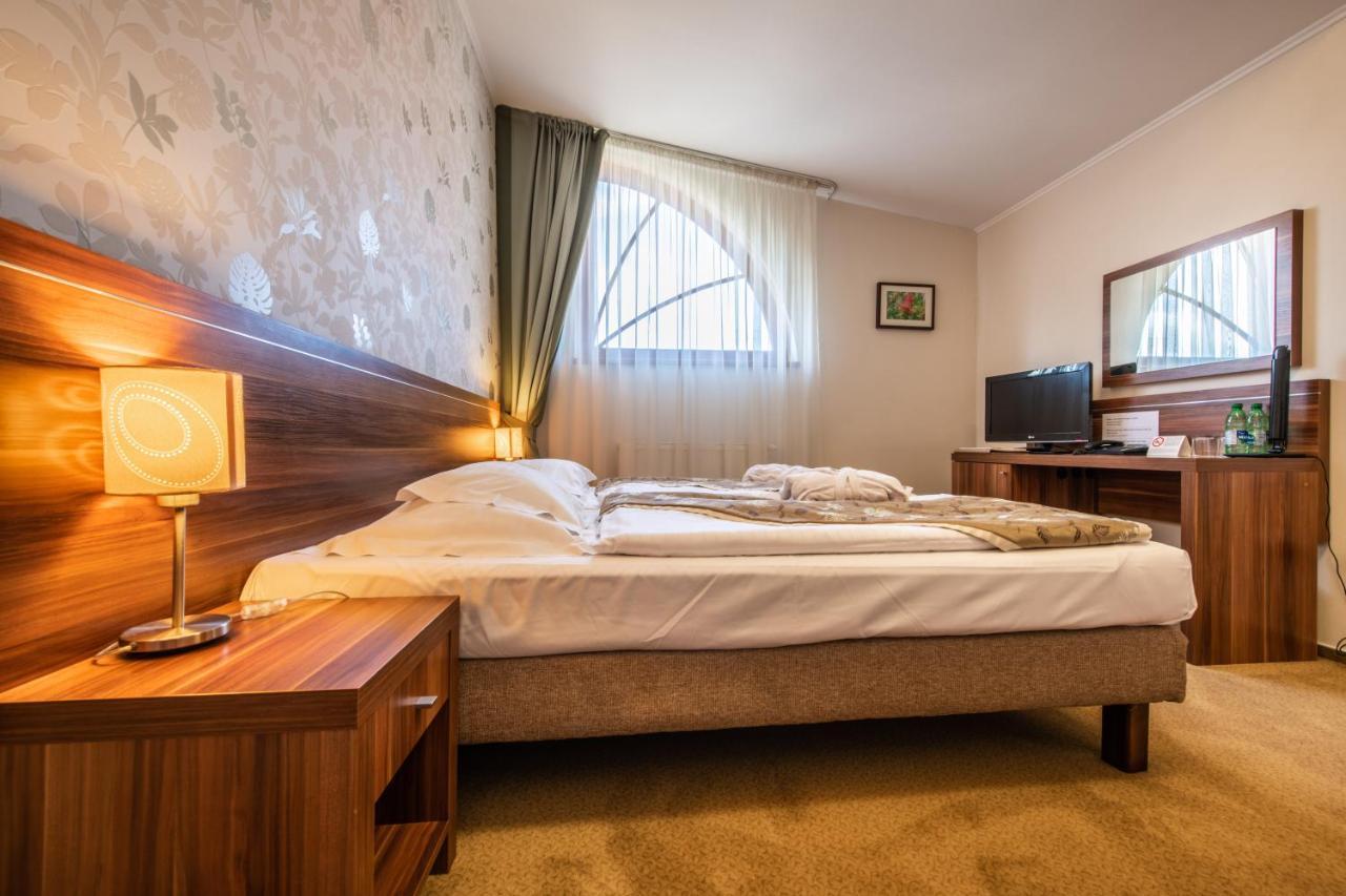 Wellness Hotel Spark マラツキ エクステリア 写真