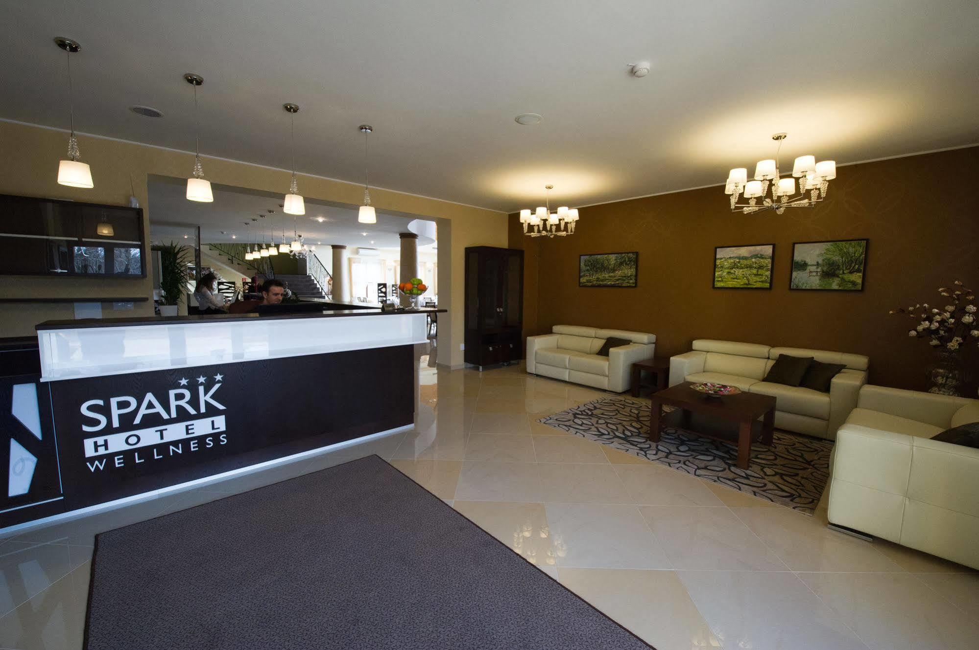 Wellness Hotel Spark マラツキ エクステリア 写真